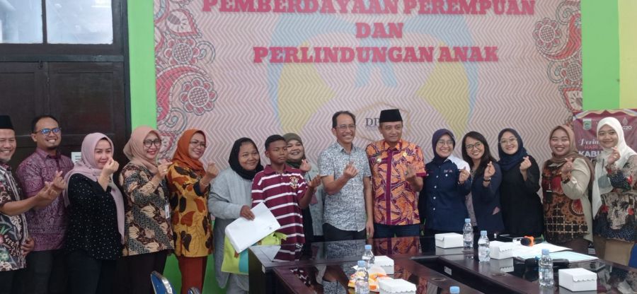 Rapat Umum Sekaligus Penyerahan Anak Dibawah Umur Oleh DP3A Kabupaten Malang