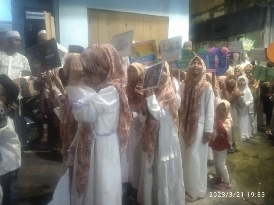 Sambut Bulan Suci Ramadhan, Warga Sekitar Langgar Waqof Darul Huda Gelar Kirab