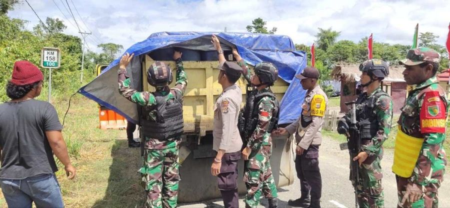 Satgas Yonif 310/KK Gelar Sweeping Gabungan di Jalur Trans Papua