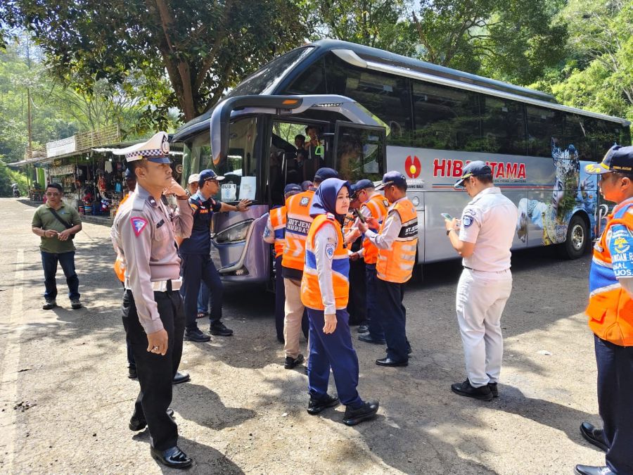 Satlantas Polres Batu Bersama Dinas Perhubungan Gelar Rampcheck di Lokasi Wisata