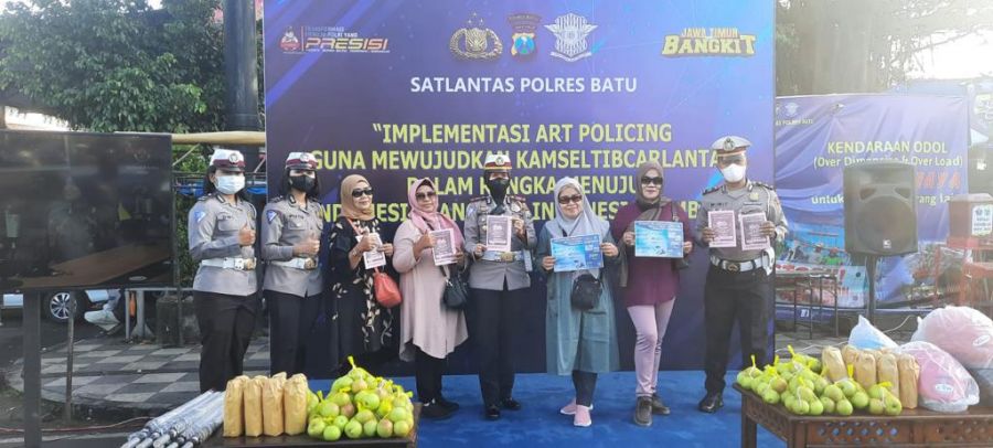 Satlantas Polres Batu Gelar Binluh Etika Tertib Berlalu Lintas Peringati Hari Bhayangkara Ke-76