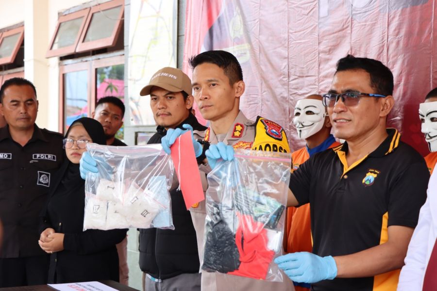 Satreskoba Polres Batu, Berhasil Tangkap TR Alias Cimot Pengedar Narkoba Jenis Sabu 500 Gram 