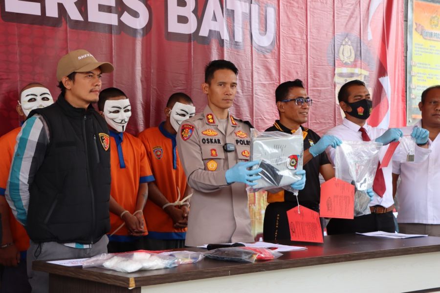 Satreskrim Polres Batu Berhasil Tangkap Pelaku Pembobol Gudang Ghealsy Yang Viral di Tiktok