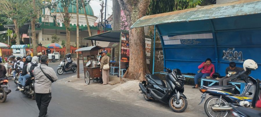 Sejak 1979 Bakso Legendaris Pak Ji Diburu Para Pecinta Kuliner di Kota Batu