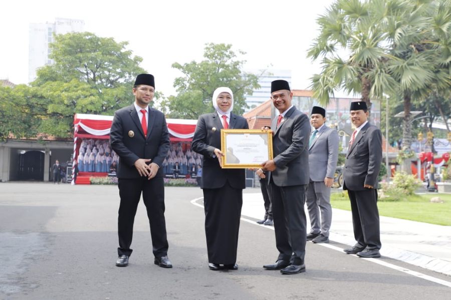 Sekretariat DPRD Kabupaten Malang Raih Penghargaan Terbaik 1 JDIH Award Jatim 2025