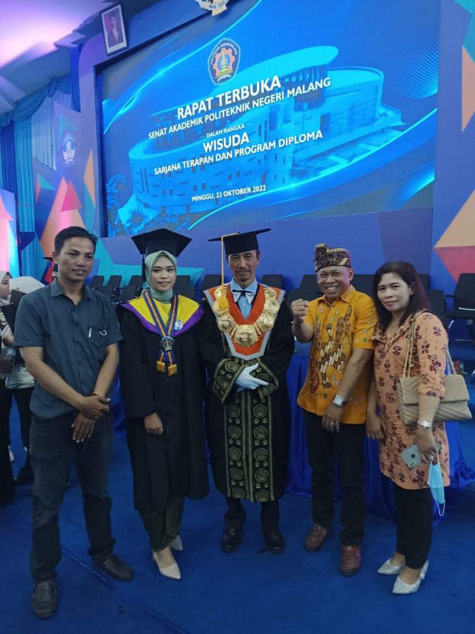 Sekretaris AWPI DPC Kab. Malang dan Waketum AWPI Pusat Hadiri Pengukuhan Wisudawan di POLINEMA