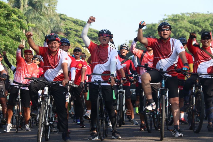 Semarak Peringatan HUT Kemerdekaan RI ke-77, Pangdivif 2 Kostrad Fun Bike Kelilingi Malang Raya