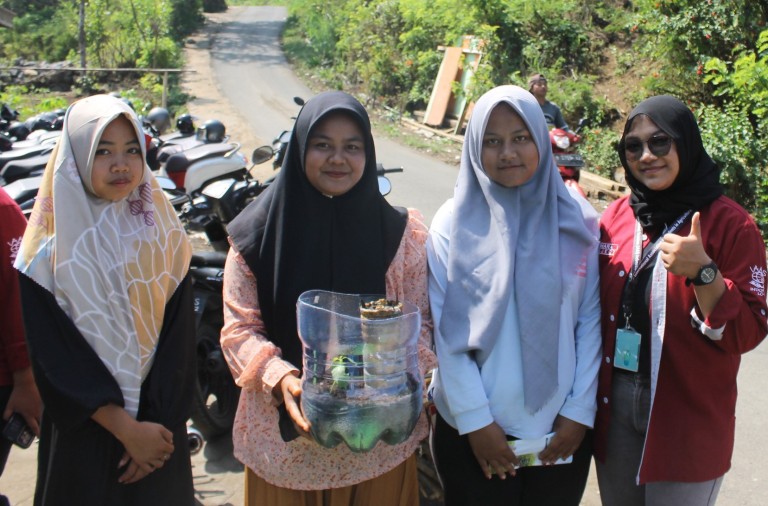 Sosialisasi Pengenalan Biopori Kepada Ibu PKK Dusun Wonosari Oleh IAAS LC