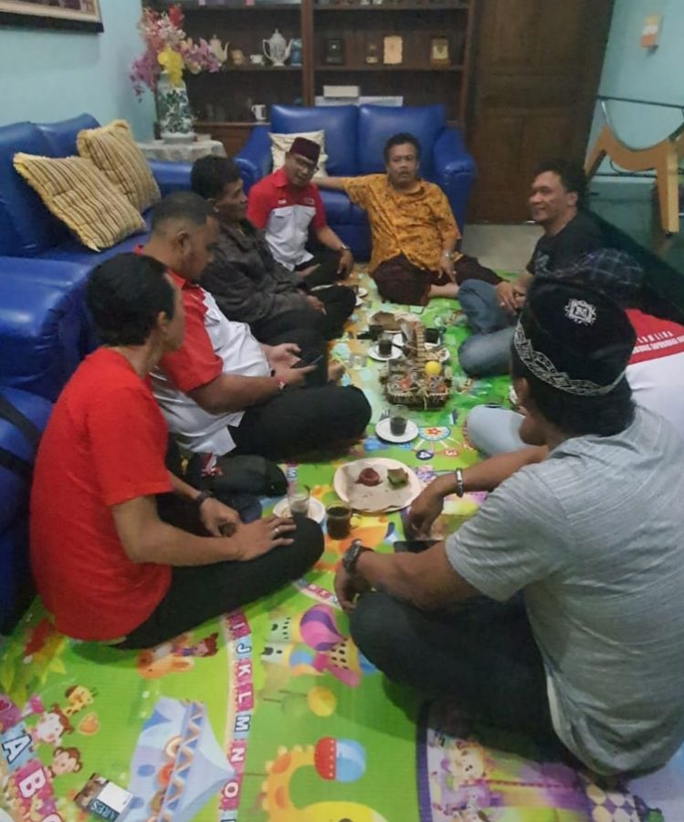 Sowan ke Kediaman Mohammad Rosyidi, Pengurus LSM LIRA Jawa Timur Perkuat Sinergitas