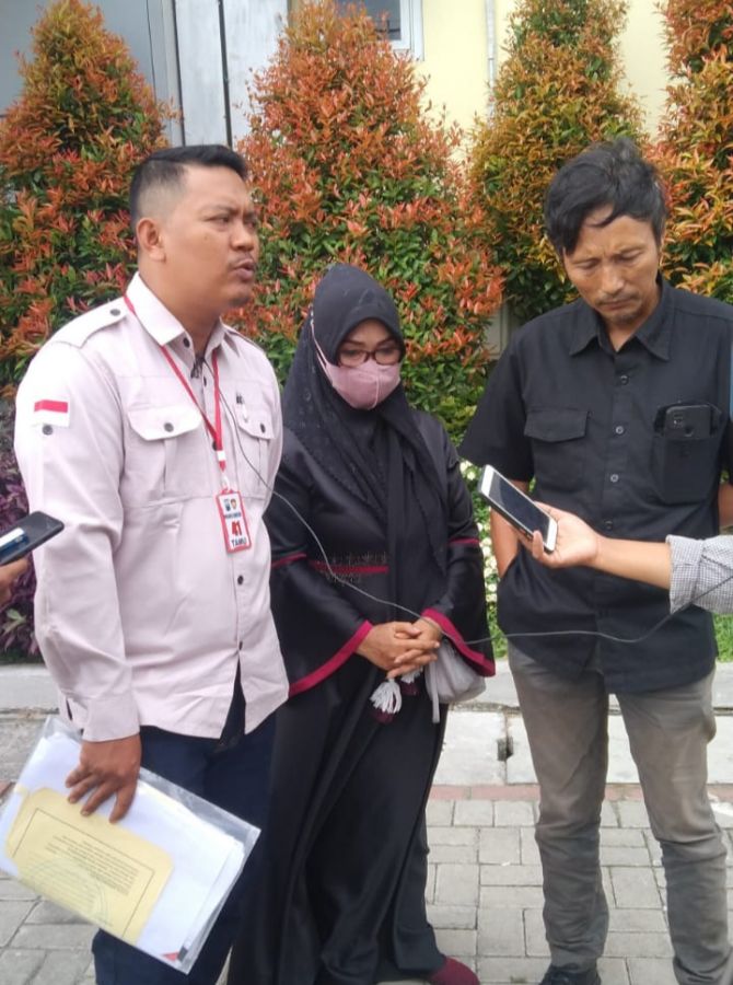 Srimiatun Korban Mafia Tanah Laporkan Penyidik Satreskrim Polres Gresik Atas Dugaan Tak Profesional