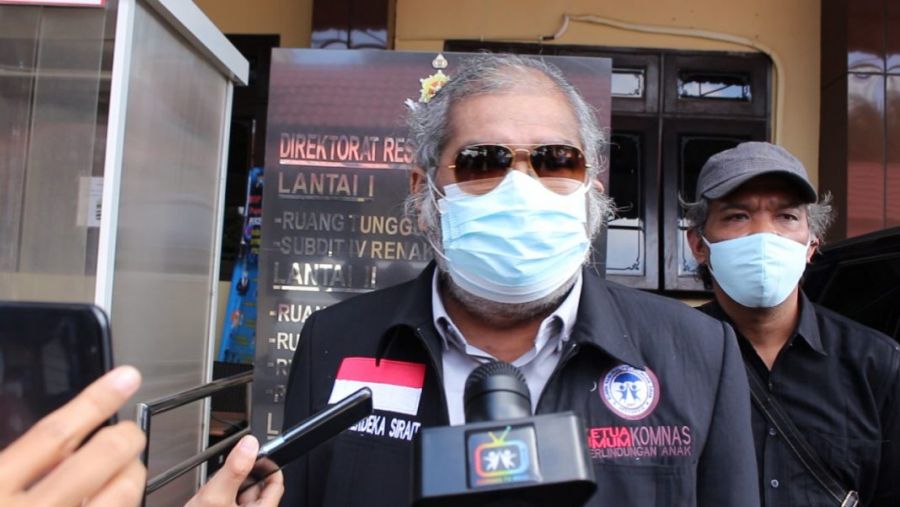 Kapolda Jatim Dapat Penghargaan Dari Komnas PA