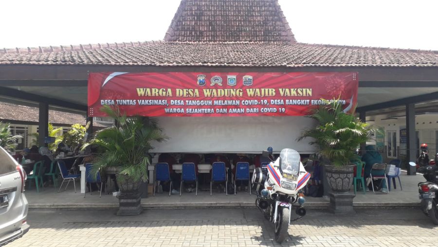 Vaksinasi Tahap 2 di Kecamatan Pakisaji Diserbu Warga, 1250 Dosis Vaksin Ludes