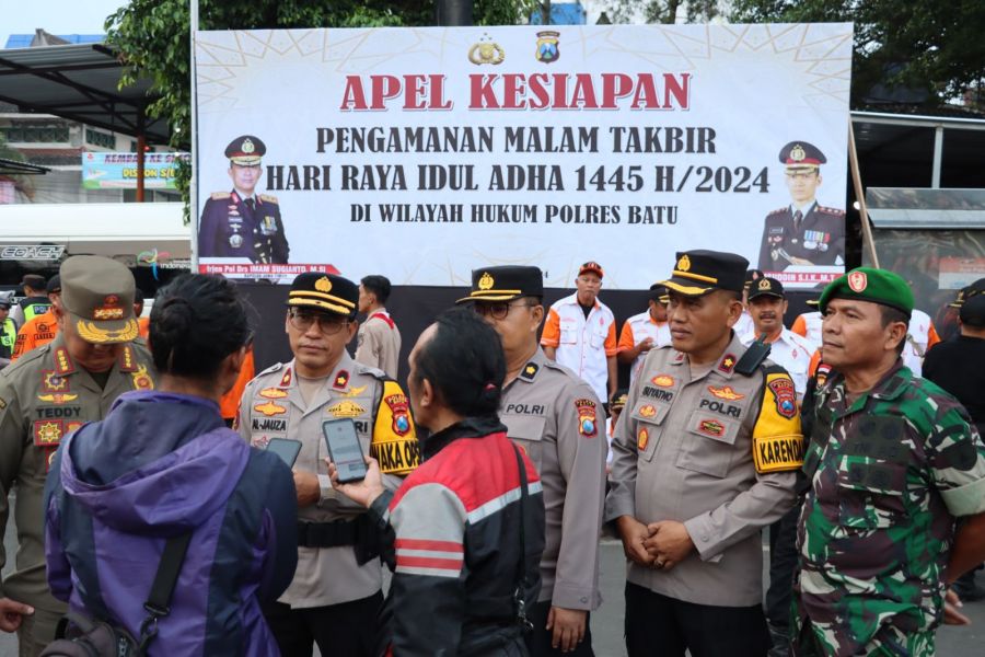 Wakapolres Batu Pimpin Apel Kesiapan Pengamanan Malam Takbir Hari Raya Idul Adha 1445 Hijriyah