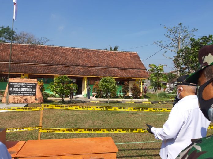 Warga Terdampak Covid-19 di Kepanjen dapat Bantuan Paket Sembako
