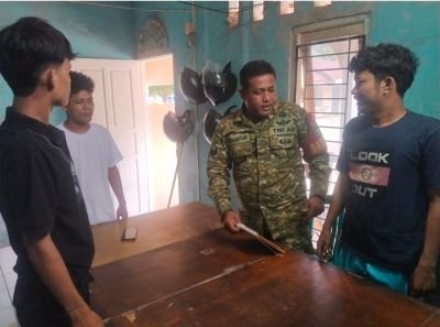 BABINSA DESA CERUK JALIN KOMSOS BERSAMA WARGA, SOSIALISASIKAN PENERIMAAN PRAJURIT TNI TAHUN 2026