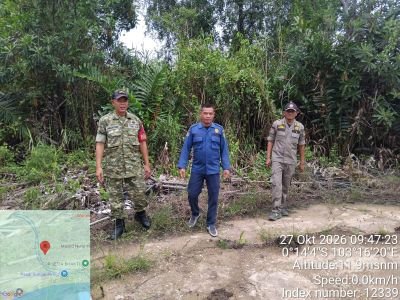 Babinsa Koramil 12/Batang Tuaka Patroli Tapal Batas di Sungai Piring, Titik Api Nihil