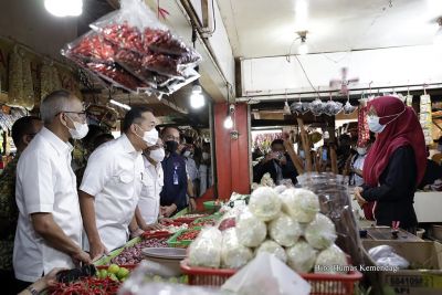 Mendagri RI Keliling Pasar, Pastikan Pasokan Bahan Pokok Aman Jelang Lebaran