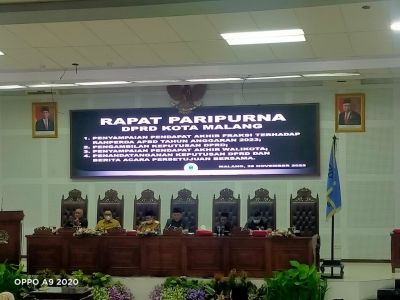 Paripurna DPRD Kota Malang Tetapkan Raperda Tahun 2023 Menjadi Perda